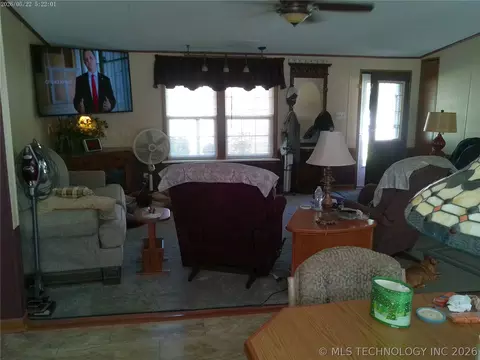 27 Aster Dr, Mead, OK 73449 photo 2