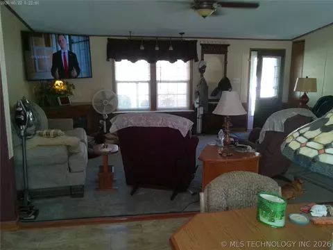 27 Aster Dr, Mead, OK 73449 photo 2