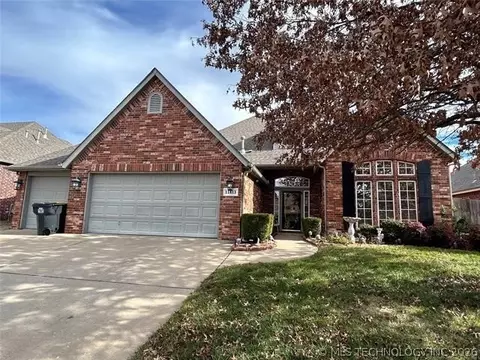 11813 S Tamarack Ct, Jenks, OK 74037