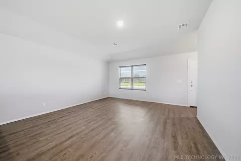 Living - 29321 E 80th St S, Broken Arrow, OK 74014 photo 1 of 1