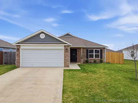 Exterior - 29321 E 80th St S, Broken Arrow, OK 74014 photo 2 of 3