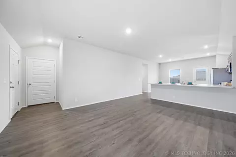 Entry Way - 29321 E 80th St S, Broken Arrow, OK 74014 photo 1 of 1