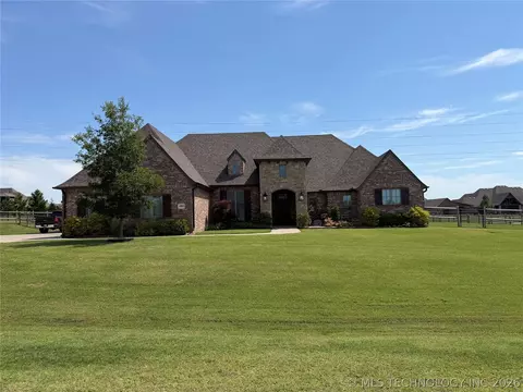 6904 E 89th St N, Owasso, OK 74055