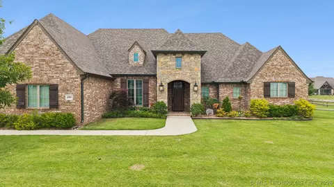 6904 E 89th St N, Owasso, OK 74055