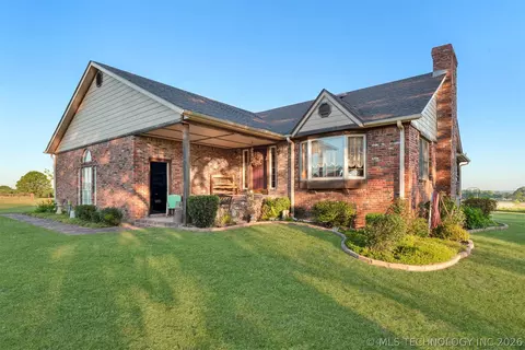 24751 S 200 Rd, Henryetta, OK 74437