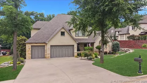 Exterior - 7419 E 109th St, Tulsa, OK 74133 photo 2 of 10