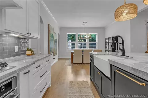Kitchen - 7419 E 109th St, Tulsa, OK 74133 photo 4 of 6