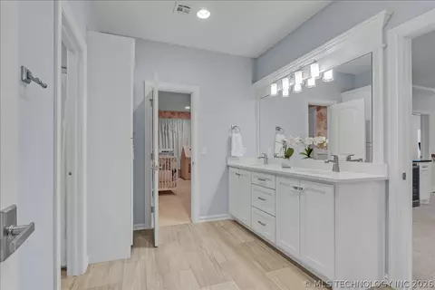 Bath - 7419 E 109th St, Tulsa, OK 74133 photo 7 of 9