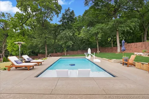 Exterior - 7419 E 109th St, Tulsa, OK 74133 photo 7 of 10