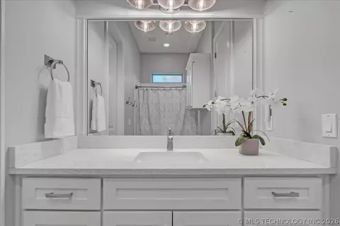 Bath - 7419 E 109th St, Tulsa, OK 74133 photo 1 of 9