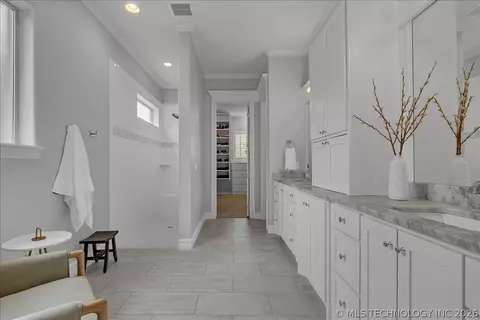 Bath - 7419 E 109th St, Tulsa, OK 74133 photo 3 of 9