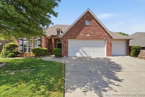 2712 W Natchez St, Broken Arrow, OK 74011