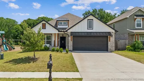 7407 S Walnut Ave, Broken Arrow, OK 74011