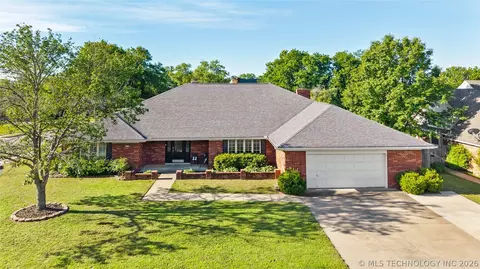 2649 Regency Rd, Bartlesville, OK 74006