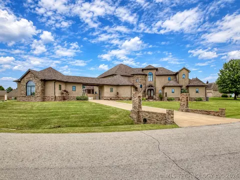 6908 S 310th Ave, Broken Arrow, OK 74014