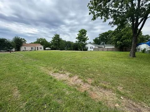 301 E Jackson Ave, Mcalester, OK 74501 photo 3