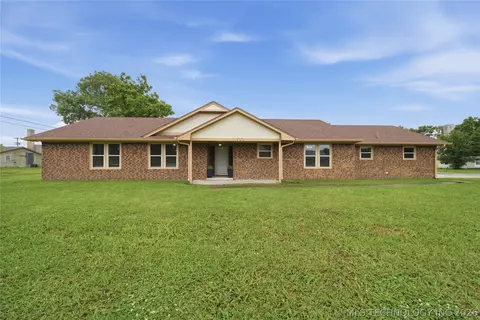 1100 N Oseuma Ave, Claremore, OK 74017