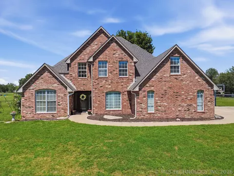 9215 E 156th St N, Collinsville, OK 74021