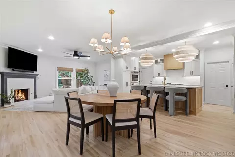 Dining - 3110 E 44th Pl, Tulsa, OK 74105 photo 5 of 5