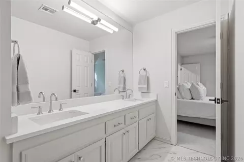 Bath - 3110 E 44th Pl, Tulsa, OK 74105 photo 9 of 9