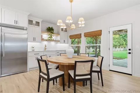 Dining - 3110 E 44th Pl, Tulsa, OK 74105 photo 4 of 5