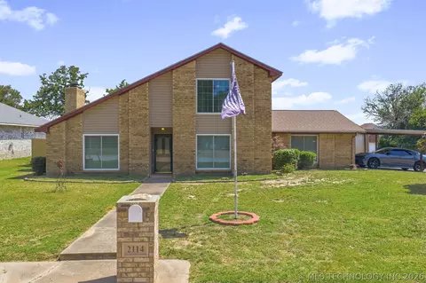 2114 Oakglen Dr, Ardmore, OK 73401