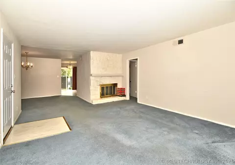 Living - 4440 E 68th Street 485, Tulsa, OK 74136 photo 2 of 3