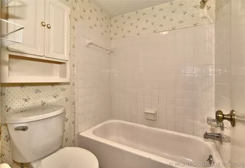 Bath - 4440 E 68th Street 485, Tulsa, OK 74136 photo 1 of 3