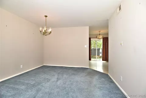 Dining - 4440 E 68th Street 485, Tulsa, OK 74136 photo 1 of 2