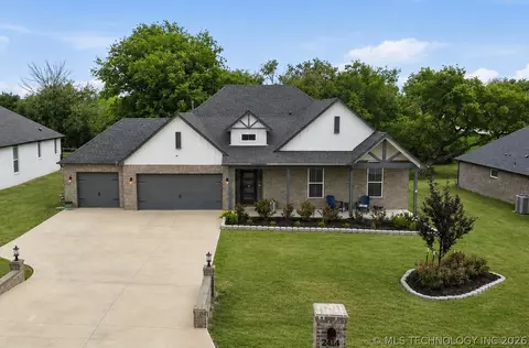 2414 W Union Pl, Collinsville, OK 74021