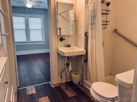 Bath - 330 S 9th St, Roff, OK 74865 photo 2 of 2