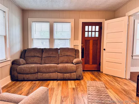 Entry Way - 330 S 9th St, Roff, OK 74865 photo 2 of 3