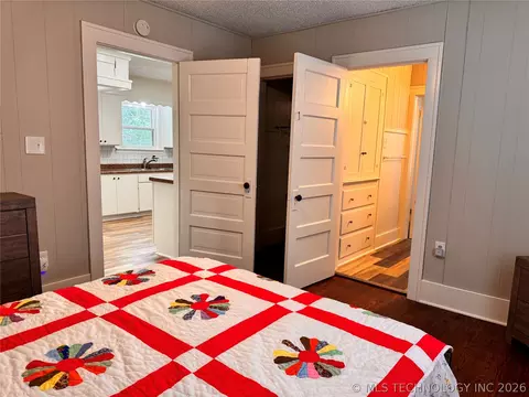 Bedroom - 330 S 9th St, Roff, OK 74865 photo 3 of 7