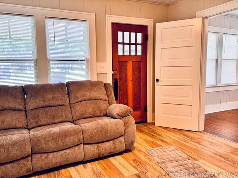Entry Way - 330 S 9th St, Roff, OK 74865 photo 1 of 3