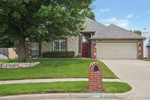 2440 S Redwood Ave, Broken Arrow, OK 74012