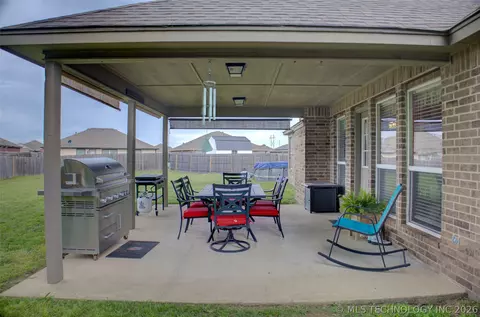 1102 E 146th Pl S, Glenpool, OK 74033 photo 32