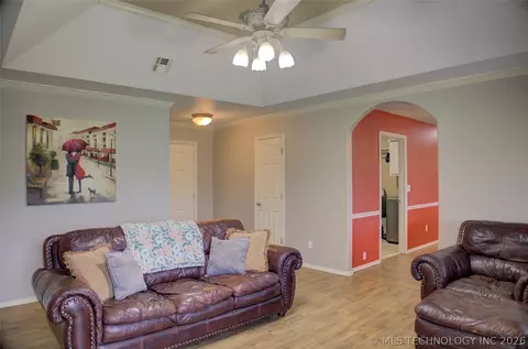 1102 E 146th Pl S, Glenpool, OK 74033 photo 5