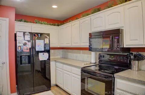 1102 E 146th Pl S, Glenpool, OK 74033 photo 16