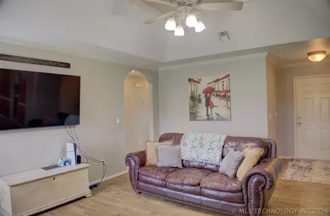 1102 E 146th Pl S, Glenpool, OK 74033 photo 6