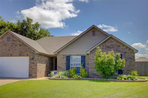 1102 E 146th Pl S, Glenpool, OK 74033