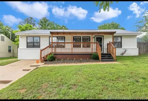 905 Forest Dr, Sand Springs, OK 74063
