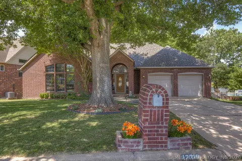 12318 S 18th St E, Jenks, OK 74037