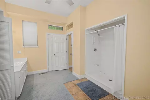 Bath - 116568 S 4268 Rd, Checotah, OK 74426 photo 1 of 8