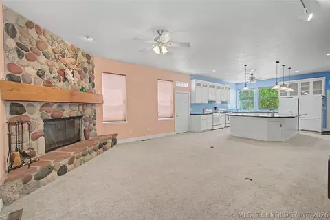 Living - 116568 S 4268 Rd, Checotah, OK 74426 photo 1 of 3
