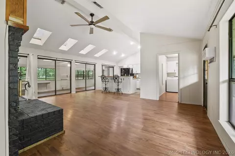 Living - 2754 Willafa Woods, Cartwright, OK 74731 photo 3 of 3