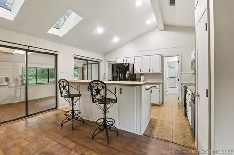 Kitchen - 2754 Willafa Woods, Cartwright, OK 74731 photo 4 of 4