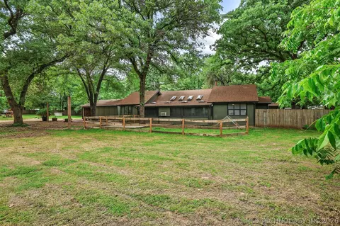 Exterior - 2754 Willafa Woods, Cartwright, OK 74731 photo 5 of 15