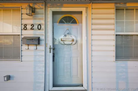 Entry Way - 820 Charles Dr, Ada, OK 74820 photo 1 of 2