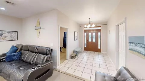 Entry Way - 9488 Refinery Rd, Ardmore, OK 73401 photo 1 of 1