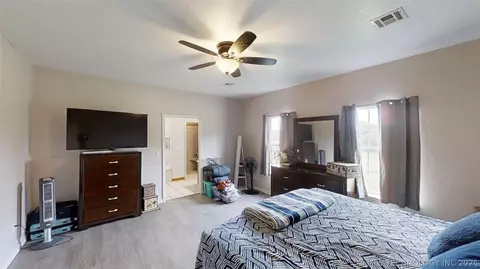 Bedroom - 9488 Refinery Rd, Ardmore, OK 73401 photo 1 of 3